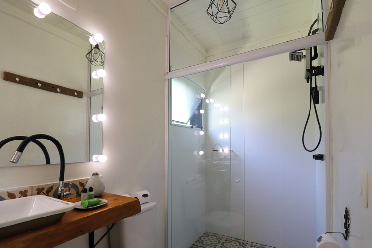 Bathroom 4, Campos do Jordão Suítes, Campo Limpo Paulista