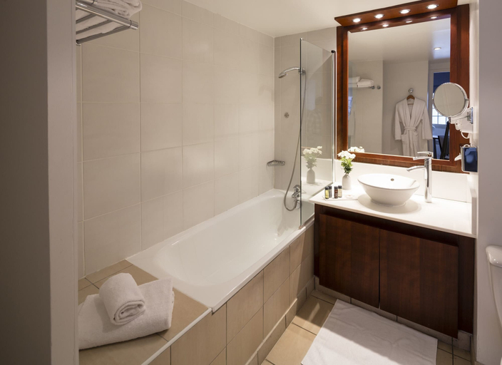 Bathroom 4, Residhome Courbevoie La Défense, Hauts-de-Seine
