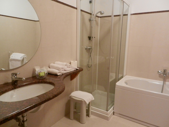 Bathroom 4, Eurohotel Palace Maniago, Pordenone