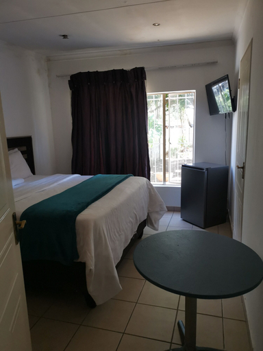 Bedroom 5, 97 High Road Guest house, Ekurhuleni