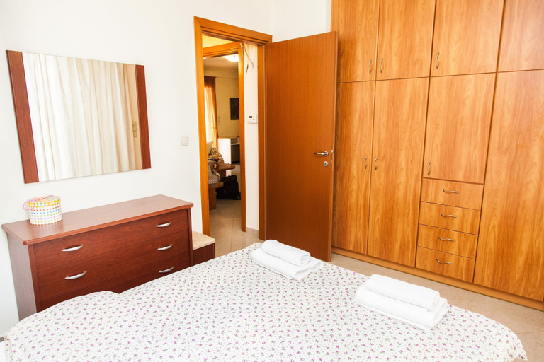 Bedroom 2, Spacious Apartment in Neos Kosmos, Attica