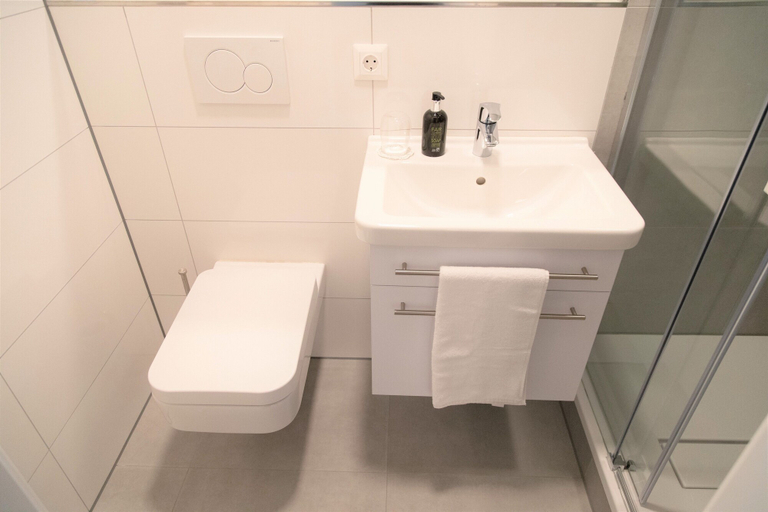 Bathroom 5, Amplidi Hotel Hannover, Region Hannover