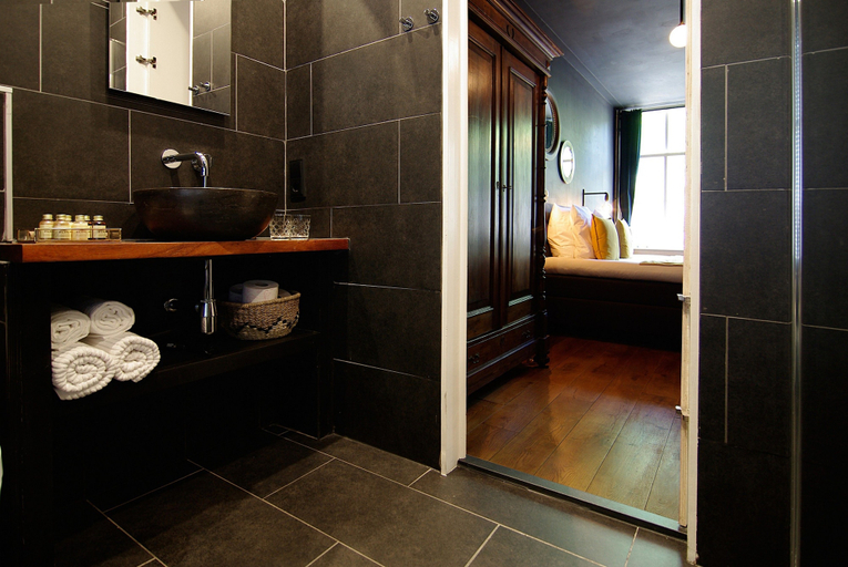 Bathroom 4, 1637 Historic Canal View Suites, Amsterdam
