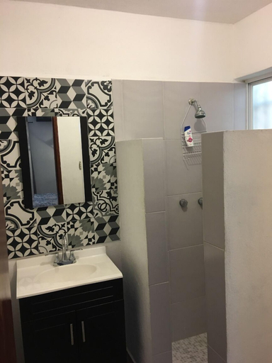 Bathroom, Cozy Downtown Studio for Two, Benito Juárez