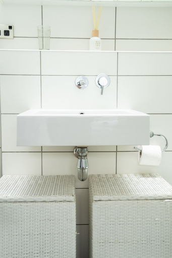Bathroom 4, The Hutch - Top Spot, Christchurch
