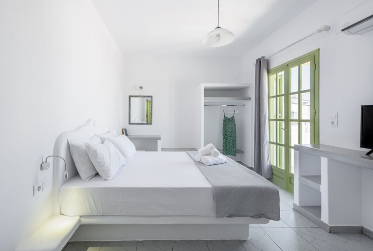Bedroom 3, Pente Elies Milos, South Aegean