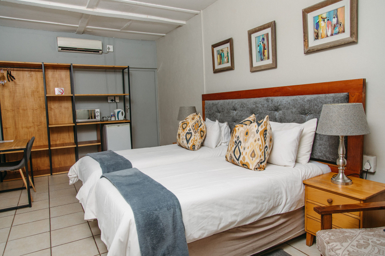 Bedroom 2, Biweda Nguni B&B, Umkhanyakude