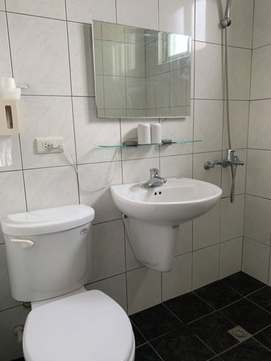 Bathroom 5, Xian Du Zhuang Hotel, Taipei City