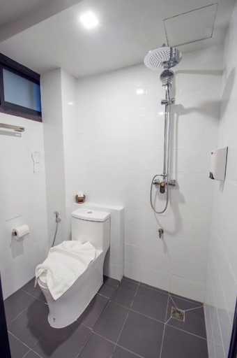 Bathroom 5, Sathu Hotel, Muang Chiang Mai