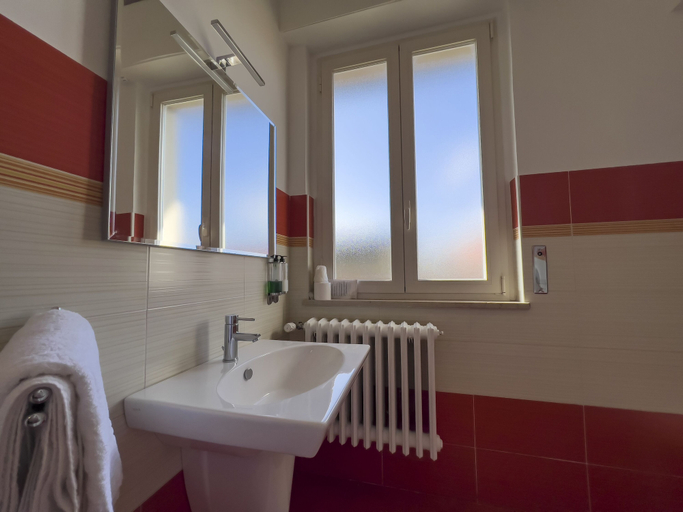 Bathroom 4, Hotel Gran Sasso, Teramo