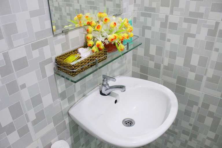 Bathroom 4, Quoc Dinh Guesthouse, Phan Thiết