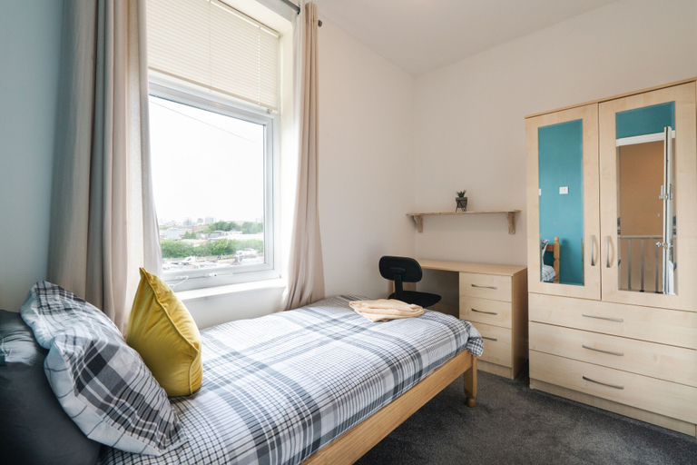 Bedroom 3, Spacious 4BR, Parking, Near Centre, Sheffield