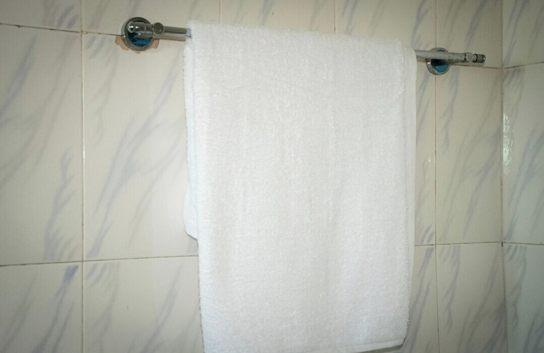 Bathroom, Cameo's Suites, Surulere