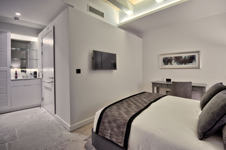 Bedroom 4, 66 Saint Pauls & Spa