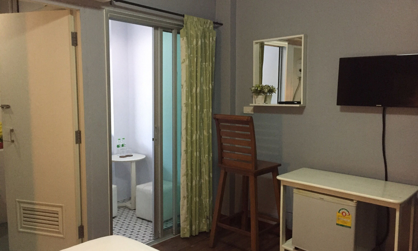 Bathroom 4, Nawaporn Place Guesthouse, Phuket Island