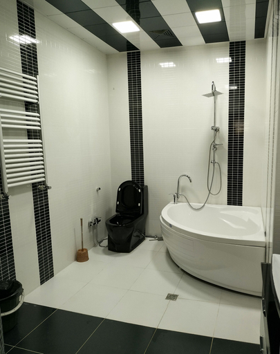 Bathroom 2, Bakuvi Tourist Apartment B096, Baku