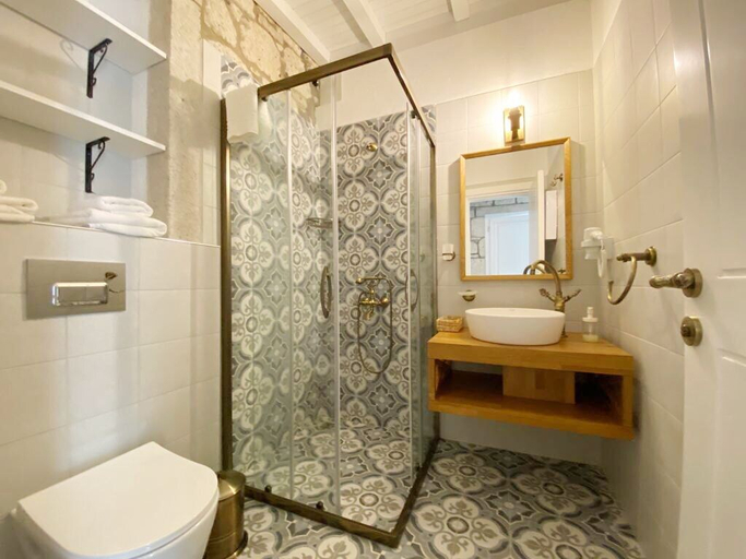 Bathroom 5, Fatma Hanım Konagi Alacati, Çeşme