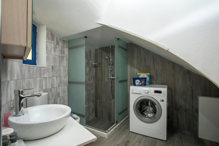 Bathroom 5, RITA MARE, South Aegean