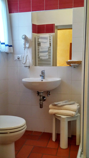 Bathroom 4, Tourist House, Florence