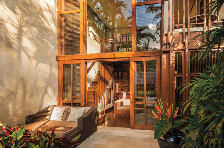 Exterior & Views 11