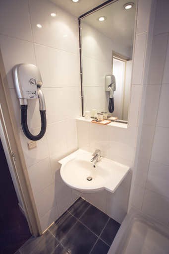 Bathroom 5, Timhotel Paris Gare de Lyon, Paris
