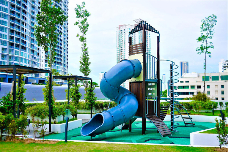 Others 4, The Landmark by Little Cabin, Penang Island
