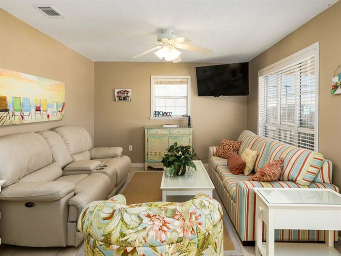 Others 4, Red Robyn by Meyer Vacation Rentals, Baldwin