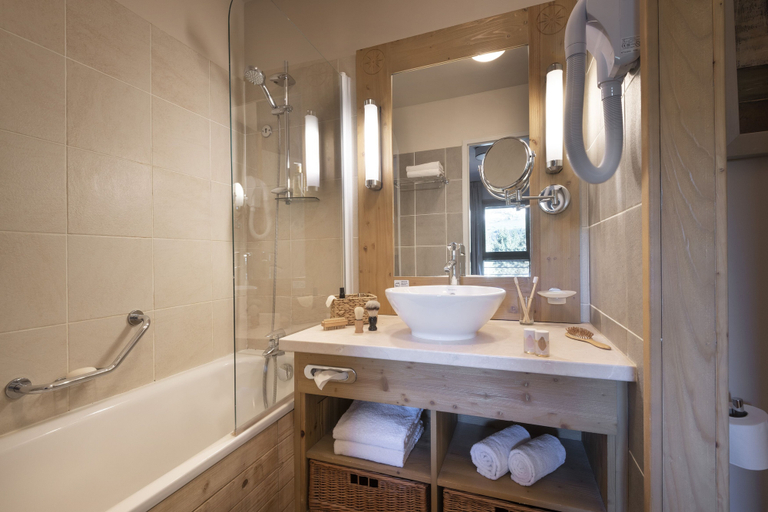 Bathroom 5, Pierre & Vacances Premium Flaine Les Terrasses d'Eos, Haute-Savoie