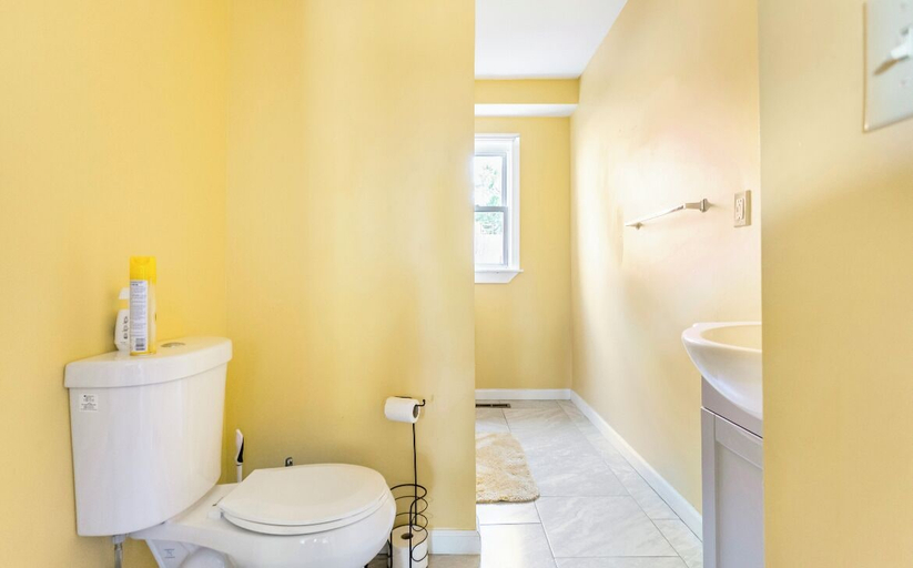 Bathroom, Cheney Bros Hill Top Mansion, Hartford
