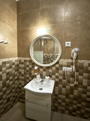Bathroom 4, Hostal Azahara, Málaga