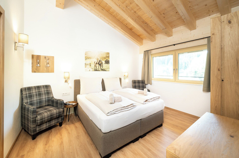 Bedroom 2, AlpenParks Wildbach Lodge Hochkönig, Zell am See