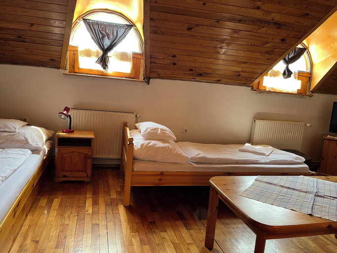 Bedroom 3, Győr, Győr