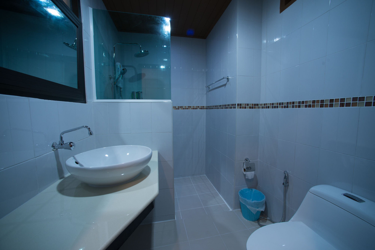 Bathroom 3, Srichada Hotel Khaolak, Takua Pa