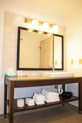 Bathroom 5, Country Inn & Suites by Radisson, Carlisle, PA, Cumberland