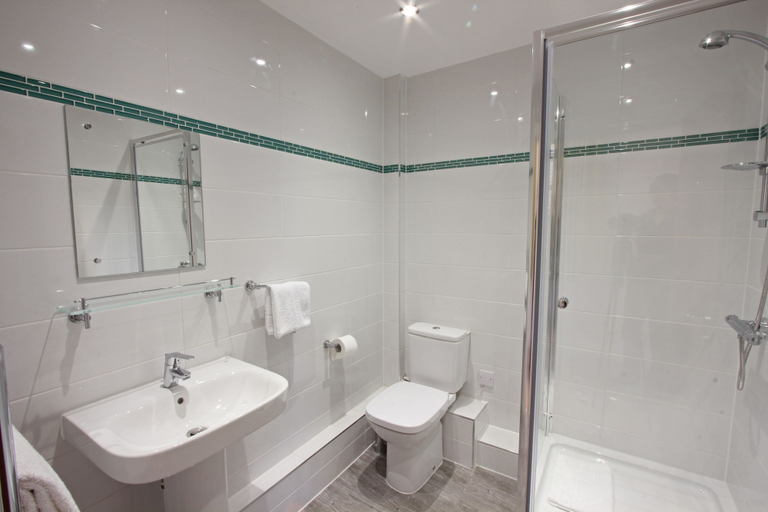 Bathroom 2, The Castle Collection - 25 Castle Street, Sefton