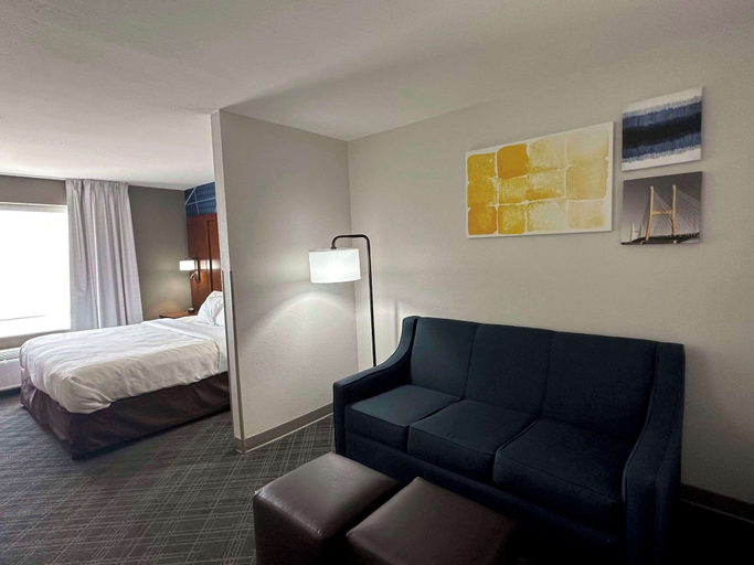 Bedroom 3, Comfort Suites Jackson-Cape Girardeau, Cape Girardeau
