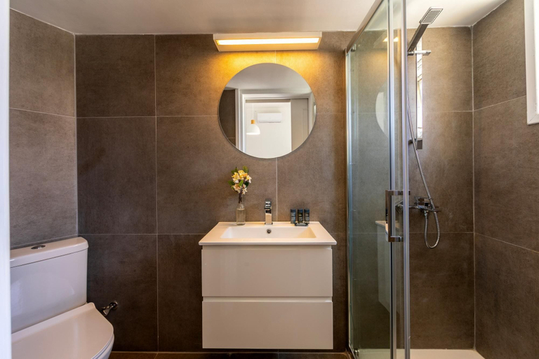 Room 4, Protaras O2 Seaside Suite