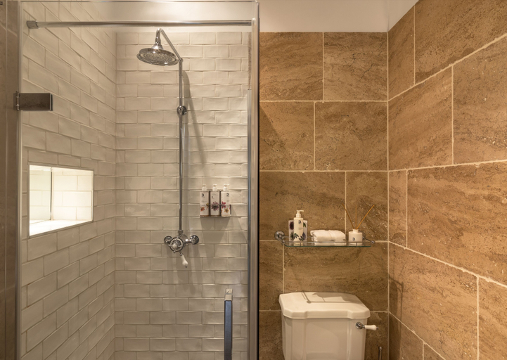 Bathroom 3, The Royal Oak Tetbury, Gloucestershire
