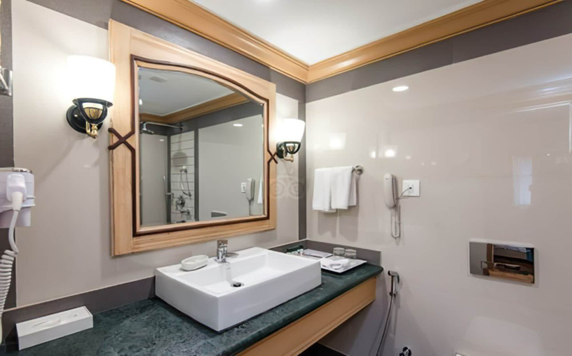 Bathroom 4, Fortune Resort Sullivan Court, Ooty - Member ITC Hotels' Group, The Nilgiris