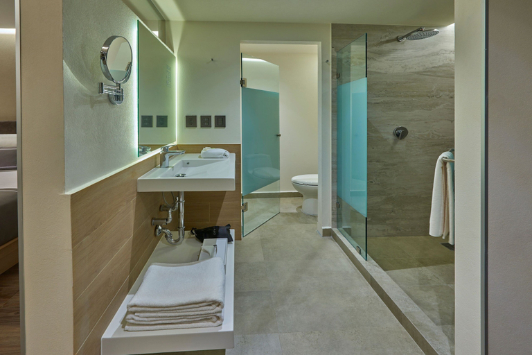 Bathroom 5, City Express Plus by Marriott Mazatlán, Mazatlán