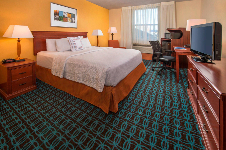 Bedroom 4, Fairfield Inn & Suites by Marriott Williamsburg, Williamsburg
