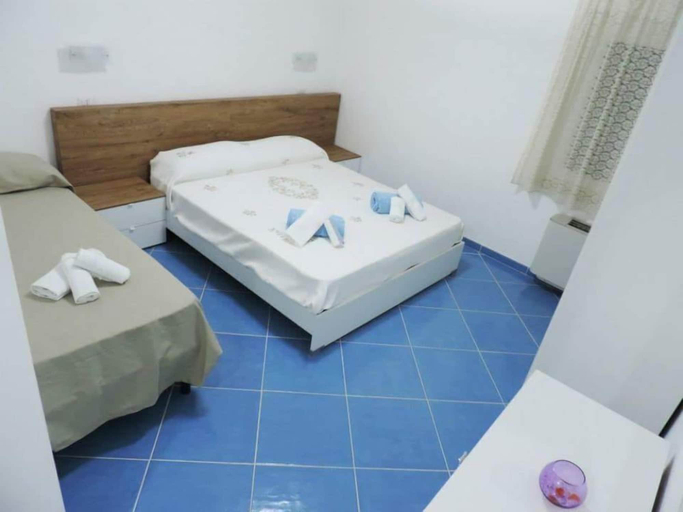 Bedroom 3, Mediterraneo Rooms, Salerno