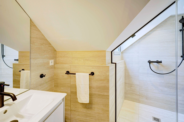 Bathroom 5, Apartments du Louvre - St-Honoré, Paris