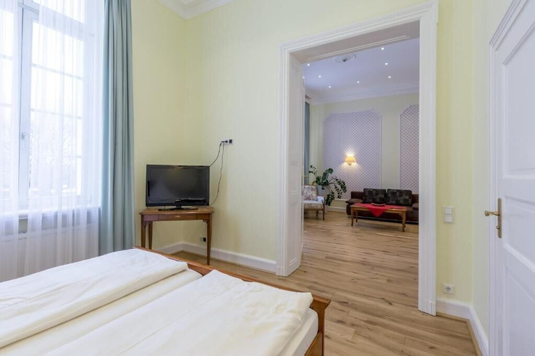 Bedroom 3, Hotel Schloss Westerholt, Recklinghausen