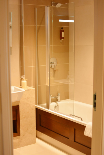 Bathroom 3, Hotel Rue, Fermanagh and Omagh