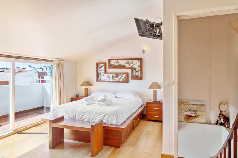 Bedroom 3, Lovely 2 Bedroom Duplex Apt w Terrace in Cascais, Cascais