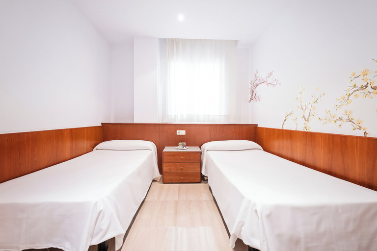 Bedroom 3, Aparthotel Napols, Barcelona