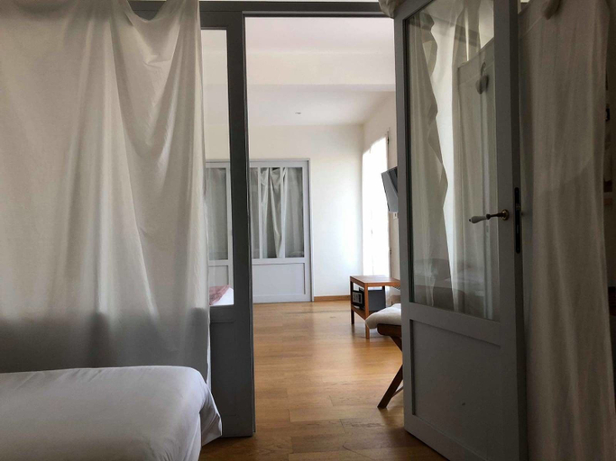 Bedroom 4, Le Pavillon Bleu, Gironde