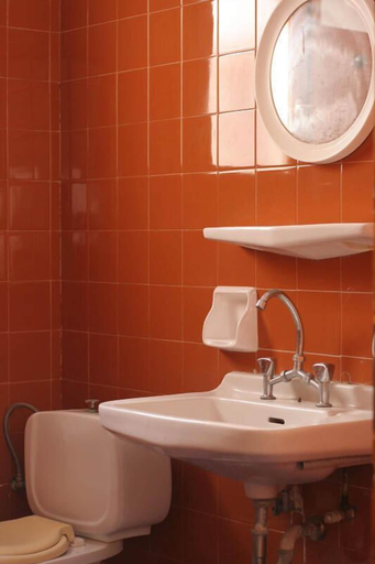 Bathroom 3, Flisvos Hotel, South Aegean