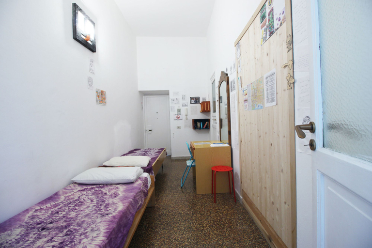 Bedroom 4, Kaleidos, Palermo